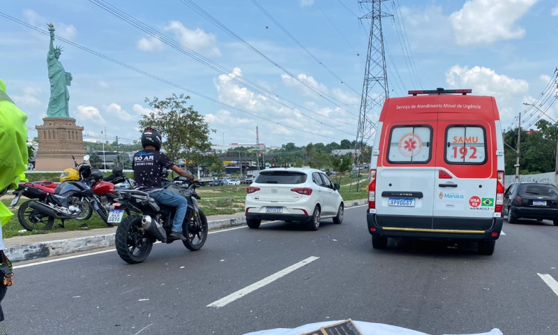 Urgente: homem morre em grave acidente de moto na Avenida das Torres; veja vídeo