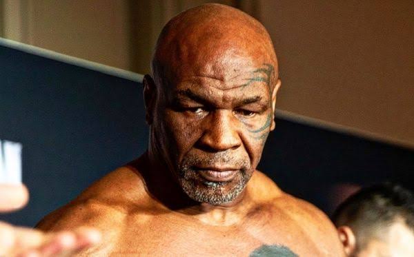 Mike Tyson revela problema de saúde após derrota para Jake Paul: ‘Quase morri’