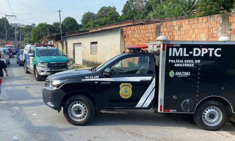 Homem é assassinado e duas pessoas ficam feridas durante ataque criminoso em Manaus; veja vídeo