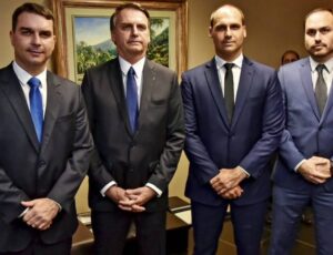Jair Bolsonaro posta vídeo em que pedem a m0rte dele e dos filhos