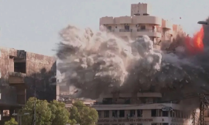 Vídeo chocante mostra momento em que ataque israelense destrói prédio em Beirute