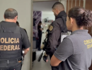 Músico pedófilo que tocava em festas de criança é preso pela PF em Manaus; veja vídeo