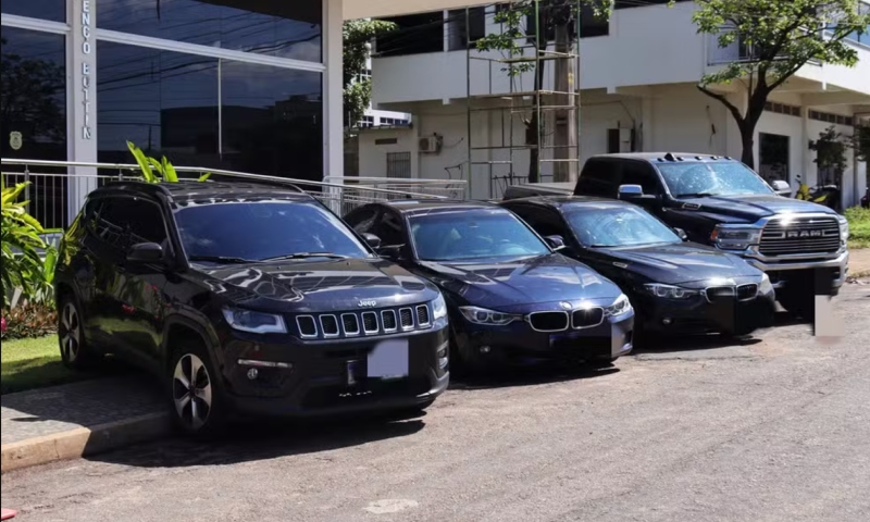 Chefão do tráfico que ostentava vida de luxo é preso e carros de alto padrão são apreendidos