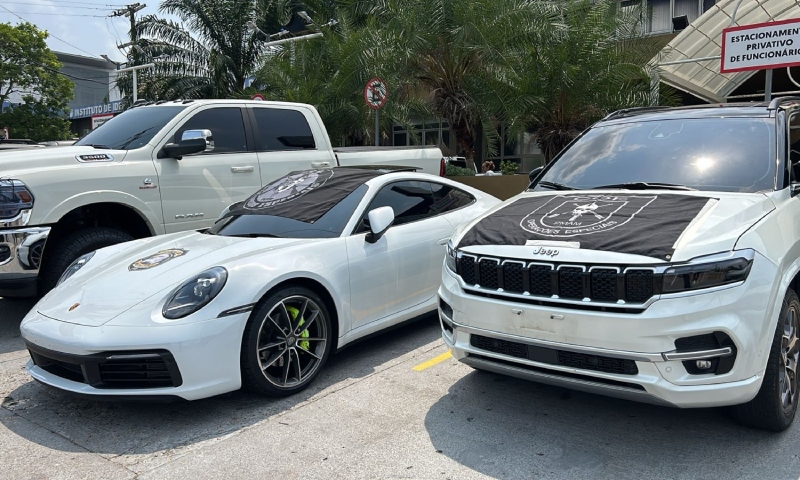 Carros de luxo, drogas e armas de líderes do tráfico são apreendidos pela Polícia Civil em Manaus; veja vídeo