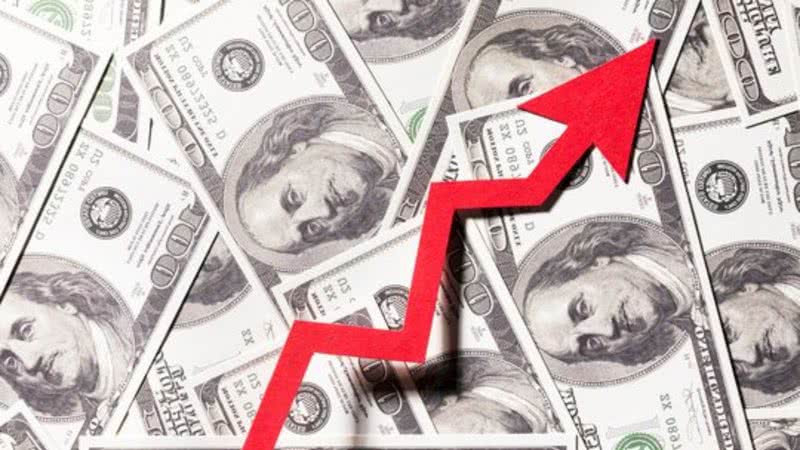 Dólar ultrapassa R$ 5,90 e economistas alertam risco de descontrole da inflação no Brasil