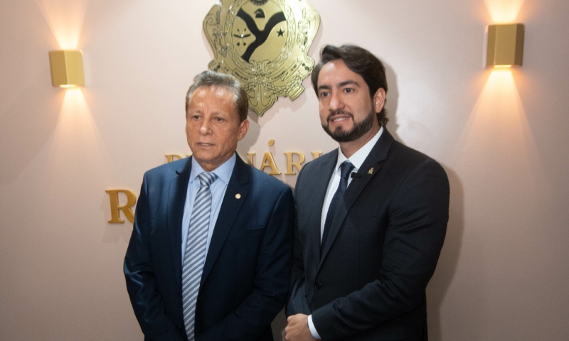 Após ser criticado por não fazer nada na CMM, Diego Afonso cancela entrega de medalha que daria ao próprio pai