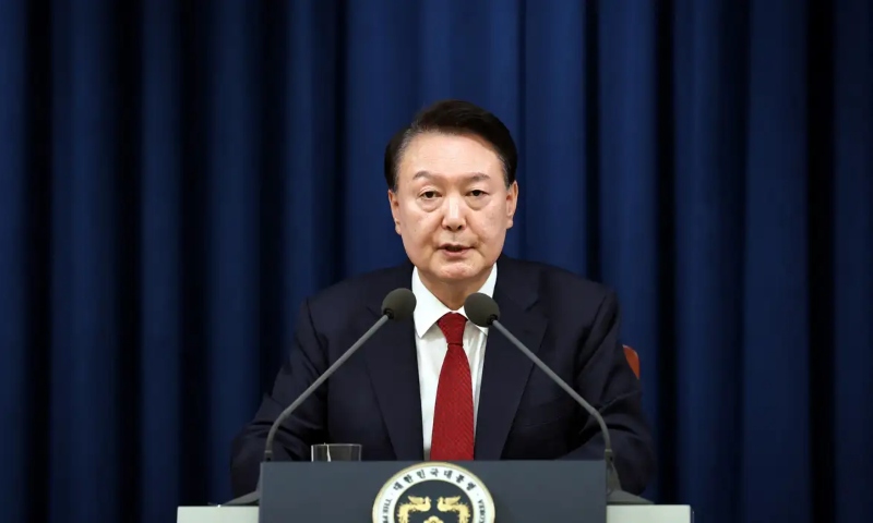 Presidente sul-coreano enfrenta impeachment após declarar lei marcial