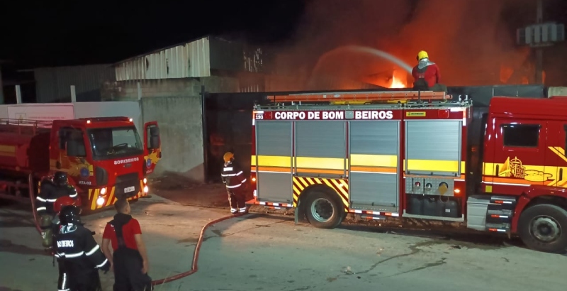 Tragédia no Natal: empresário perde tudo após incêndio destruir fábrica em Manaus