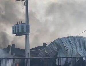 Empresa de reciclagem Amec volta a pegar fogo no bairro Mauazinho; veja vídeo