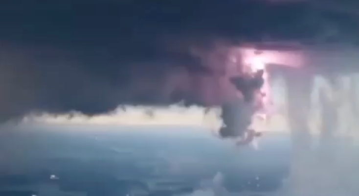 Incrível: pilotos capturam fenômeno raro no céu dos EUA; veja vídeo