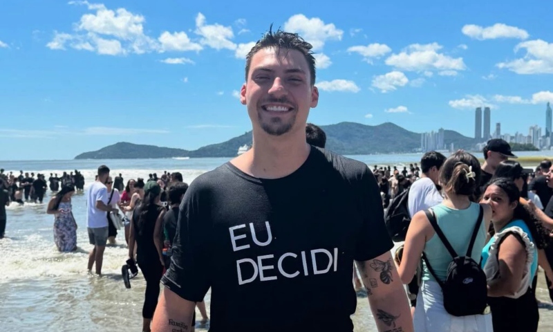 Jair Renan é batizado nas águas: “Jesus é o verdadeiro salvador”