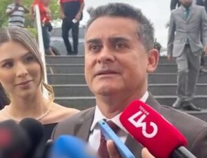"Só tenho a agradecer ao povo! É uma alegria muito grande", diz Prefeito David Almeida durante diplomação; veja vídeo