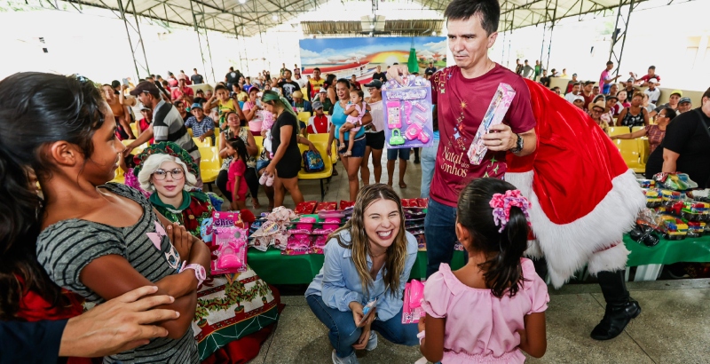 Izabelle Fontenelle leva solidariedade e alegria a comunidade Bom Sucesso em ação natalina