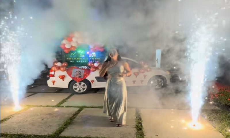 Isabelle Nogueira é surpreendida com carro de som enviado por fã clube em seu aniversário