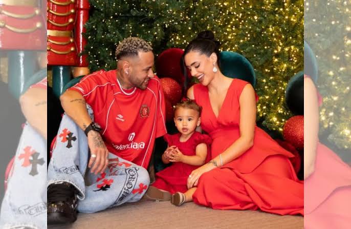 Neymar e Bruna Biancardi anunciam chegada de mais uma filha