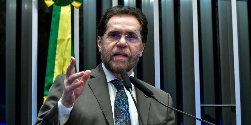 Senador Plínio Valério critica governo federal por deixar pescadores artesanais sem renda ao atrasar seguro-defeso