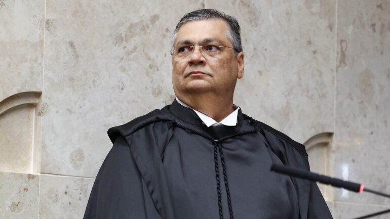 Urgente: ministro Flávio Dino autoriza municípios a executarem emendas para saúde até 10 de janeiro de 2025