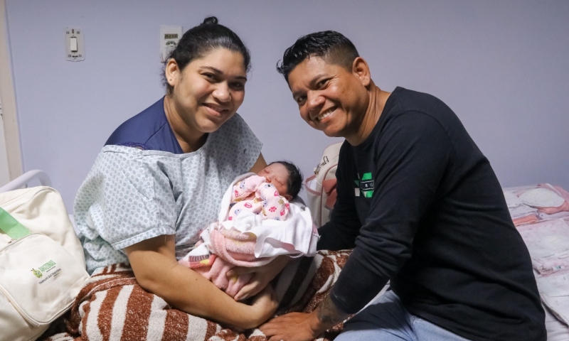 Primeiro bebê nascido em 2025 no Amazonas é uma menina