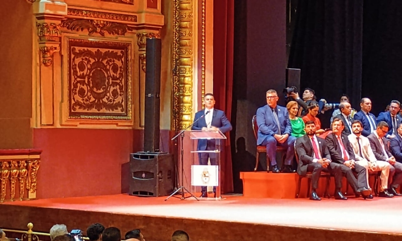 “Vamos continuar trabalhando para melhorar a qualidade de vida do povo de Manaus”, diz prefeito David Almeida durante discurso de posse