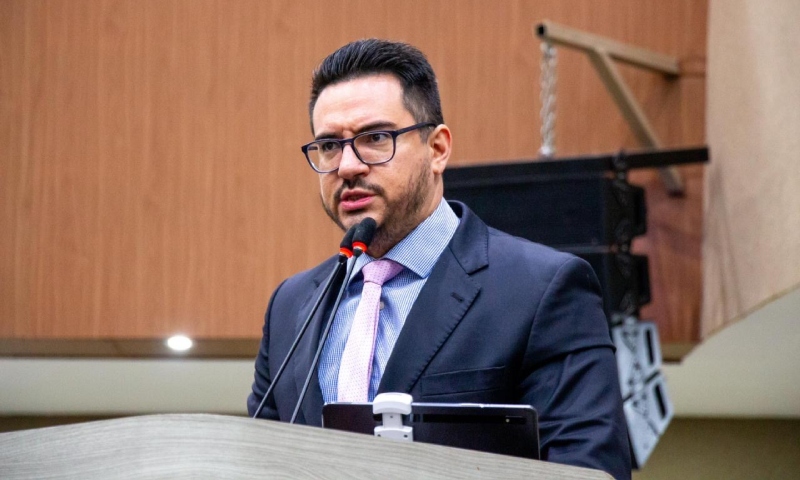 Rodrigo Guedes sofre derrota humilhante em disputa pela presidência da Câmara Municipal de Manaus