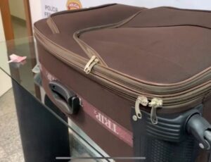 Amazonense é presa tentando embarcar com 3 kg de cocaína para Portugal