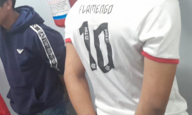 Polícia faz ‘visita’ na comunidade Campo Dourado e prende três criminosos foragidos em Manaus