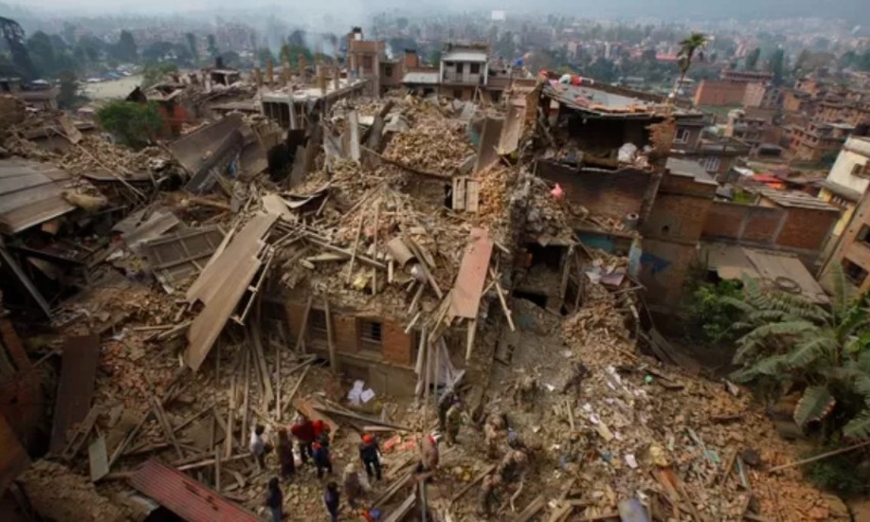 Forte terremoto mata 95 pessoas e fere mais de 100 entre o Tibete e o Nepal