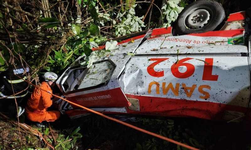 Urgente: médico e técnica de enfermagem morrem em acidente com ambulância do SAMU na BR-174; veja