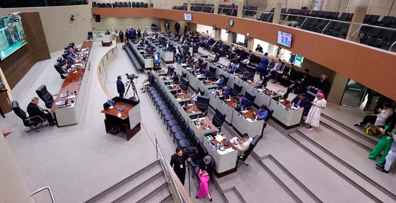 Justiça suspende aumento dos salários dos vereadores da Câmara Municipal de Manaus