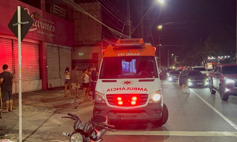 Jovem é atropelada na faixa de pedestre na Ponta Negra