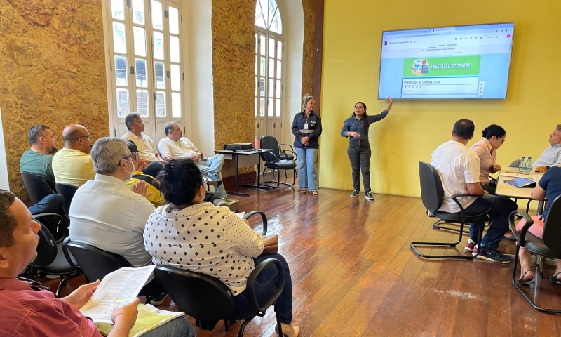 ManausCult realiza reunião sobre prestação de contas do edital do Carnaval das escolas de samba de Manaus