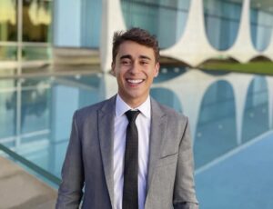PEC pode tornar possível que Nikolas Ferreira seja candidato à presidência do Brasil ainda em 2026