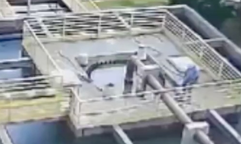 Vídeo mostra momento em que explosão mata trabalhador em estação de tratamento de esgoto; veja