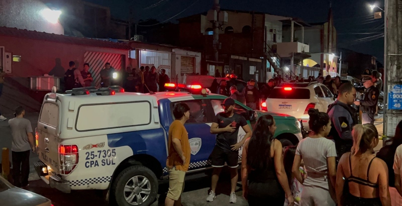 Empresário é assassinado na frente da casa da família no bairro Petrópolis; veja vídeo