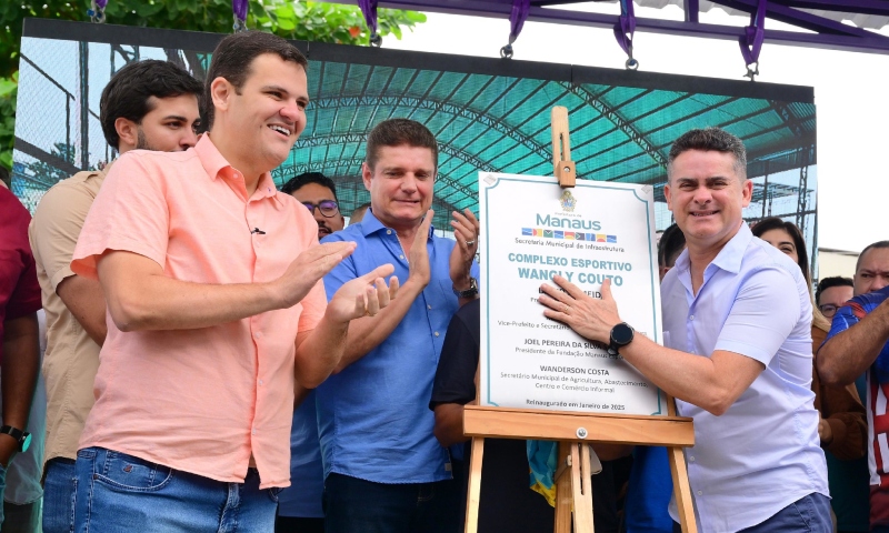 Prefeito David Almeida entrega complexo esportivo revitalizado no Armando Mendes