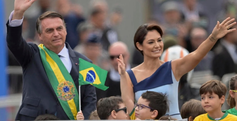 Bolsonaro cogita candidatura de Michelle à Presidência em 2026