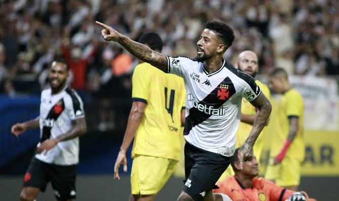 Vasco vence Madureira na Arena da Amazônia e anima torcida para sequência no Carioca