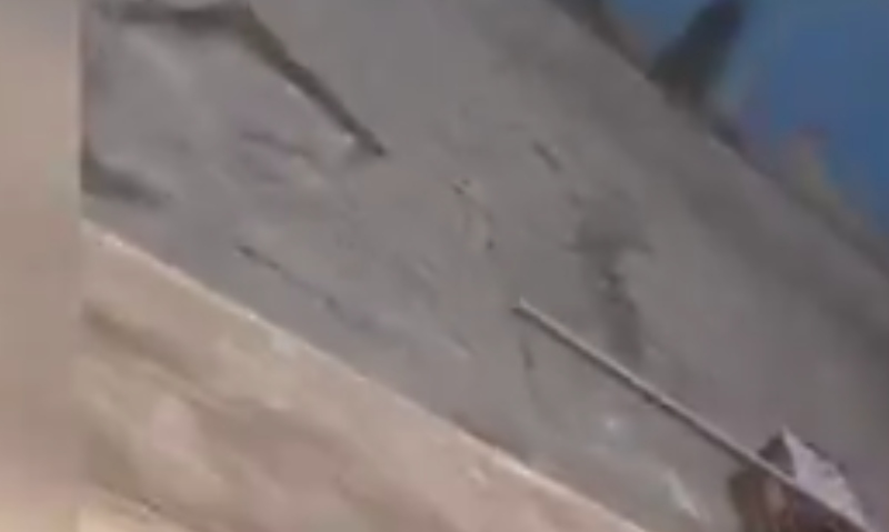 Cabeça humana é encontrada em calçada em plena luz do dia; veja vídeo