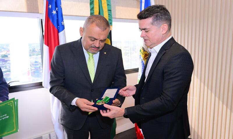 Prefeito David Almeida realiza visita de cortesia ao presidente do TJ-AM, desembargador Jomar Fernandes