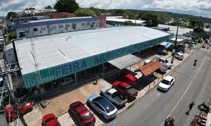 Prefeitura de Manaus avança com obras de revitalização na feira do Armando Mendes