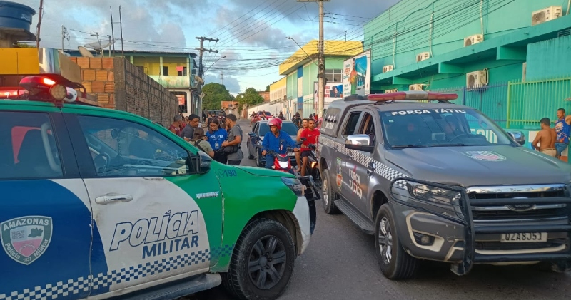 Ordem pra matar: homem abandona carro enquanto é alvejado em Manaus; veja