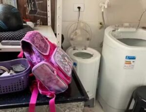 Por ciúmes da criança, madrasta usou brinquedo e induziu enteada a se afogar em máquina de lavar; veja vídeo