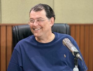 Eduardo Braga diz que tem a intenção de concorrer a reeleição para o Senado em 2026