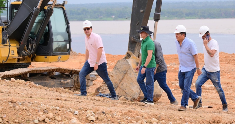 Prefeito David Almeida vistoria obras do Parque Encontro das Águas em Manaus