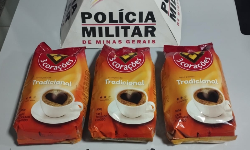 “Tá valendo ouro”: homem é preso após roubar pacotes de café em supermercado