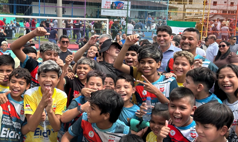 Prefeito David Almeida entrega, no Ouro Verde, o 24° complexo esportivo revitalizado