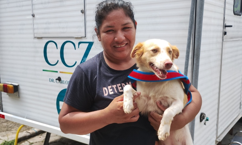 Castramóvel da Prefeitura de Manaus atende tutores de cães e gatos no Santa Etelvina