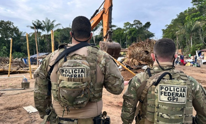 PF participa de ação de reintegração de posse em Manaus