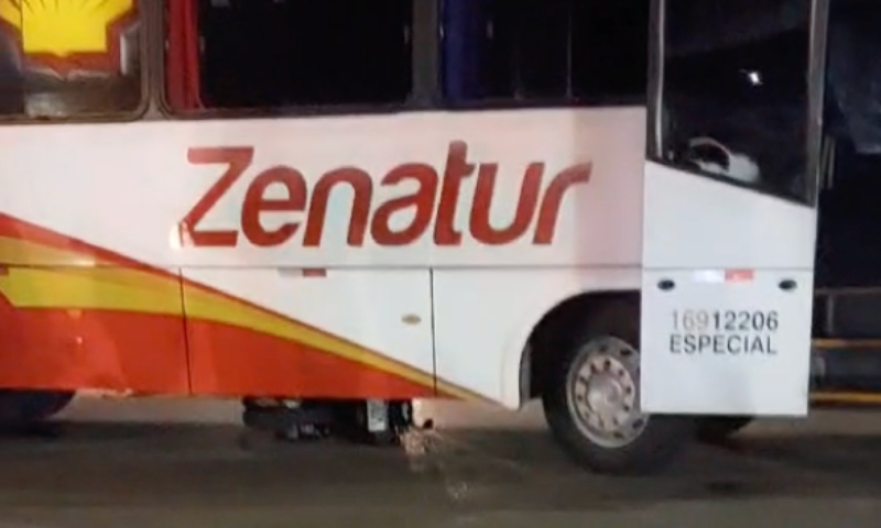 Motoqueiro morre durante grave acidente de trânsito em Manaus; veja vídeos