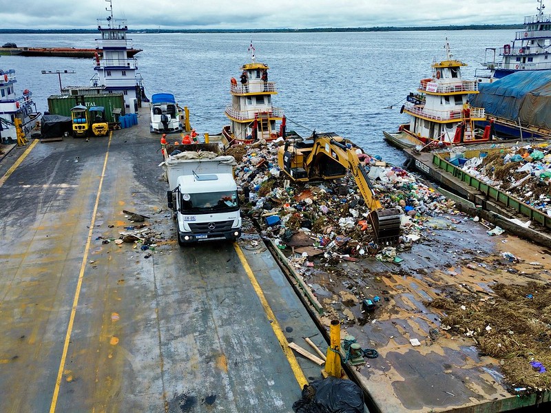 Prefeitura de Manaus retira mais de 200 toneladas de lixo em operação de transbordo